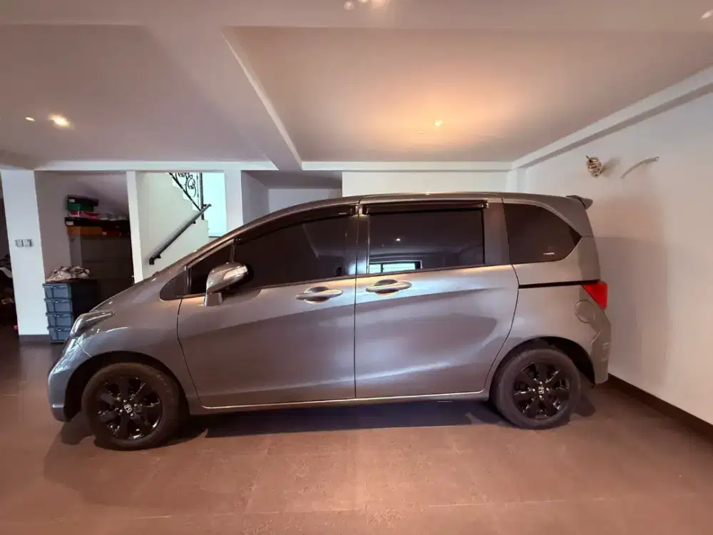 Honda Freed GB3 1.5 E AT 2010