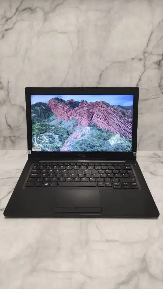 LAPTOP DELL I5 GEN 7  RAM 8 SSD256 KEYBOARD BACKLIGHT SIAP PAKAI