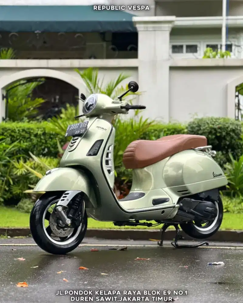 DIJUAL CEPAT PIAGGIO VESPA GTS 150 3V TH 2015 PERFECT CONDITION