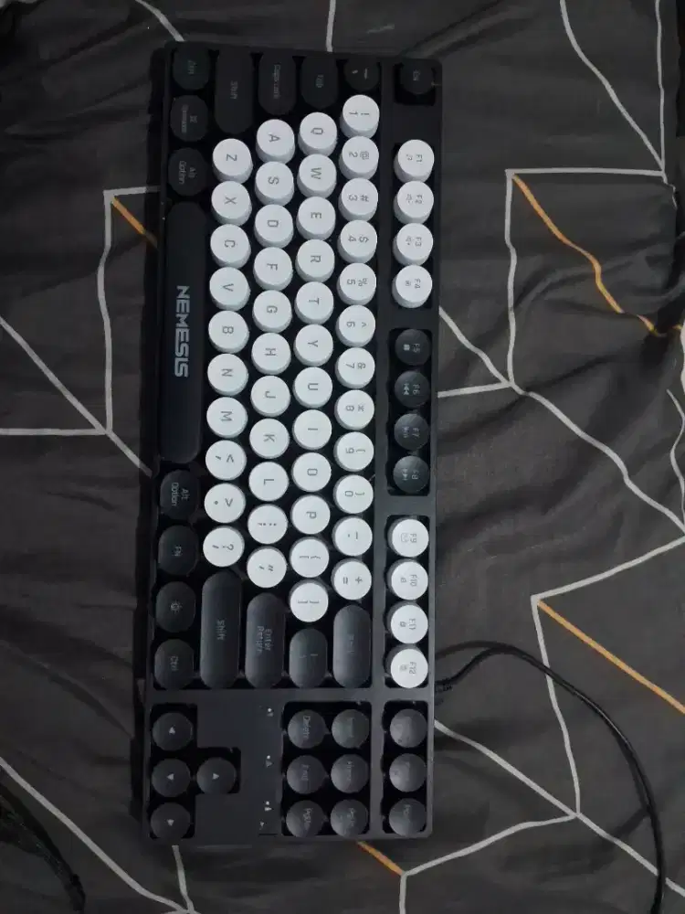 MOUSE WIRELESS RECHARGEABLE DAN KEYBOARD RGB