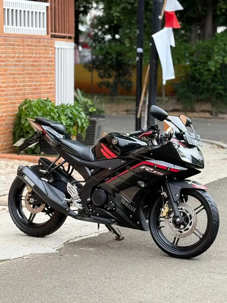 YAMAHA R15 V2, THN 2016, KM LOW 7RB SIAP PAKAI