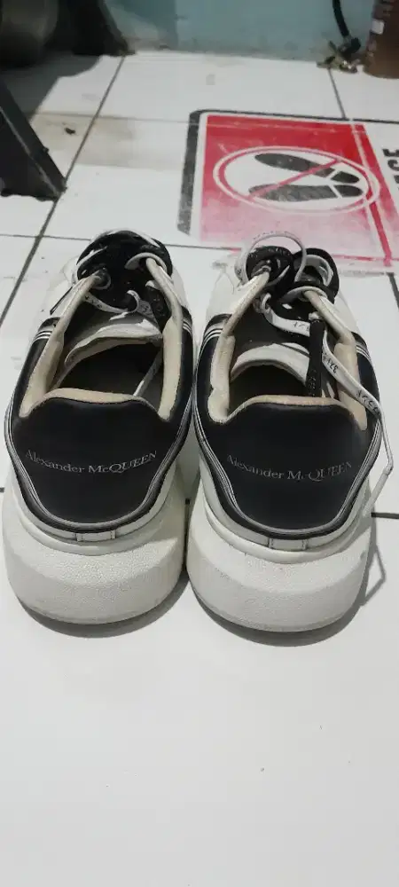 Sepatu second Alexander Mcqueen Putih