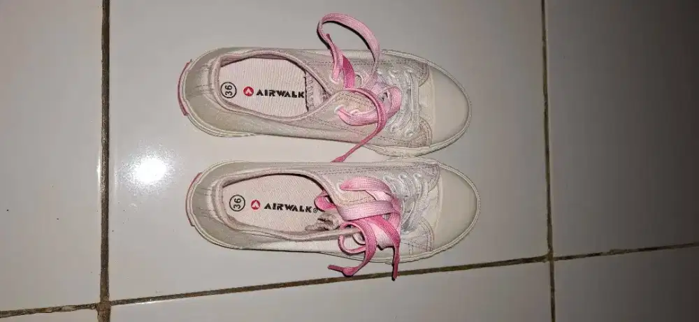 Sepatu Airwalk wanita