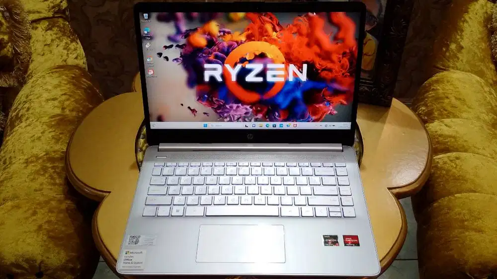 Laptop Garansi Terbaru Gaming HP AMD Ryzen 5-7520U Ram 8GB SSD 512GB