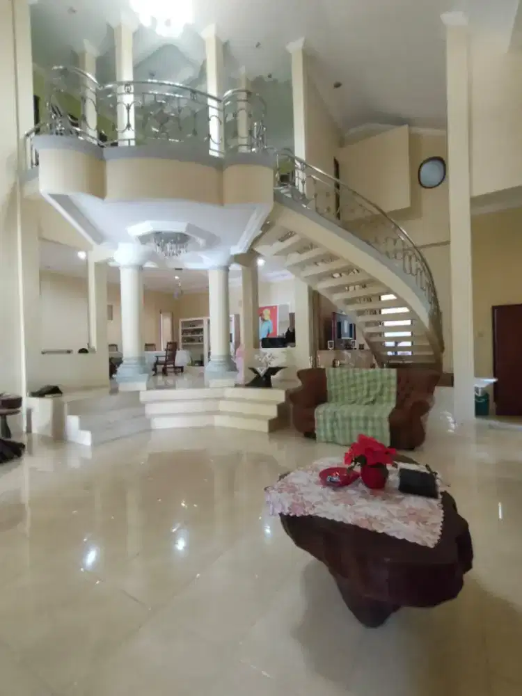 Rumah siap huni tengah kota