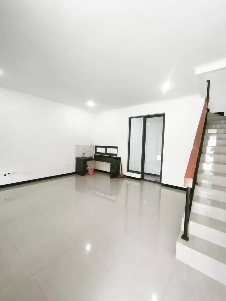 Rumah 2 Lantai Siap Huni di Taman Kopo Indah TKI 5 Bandung