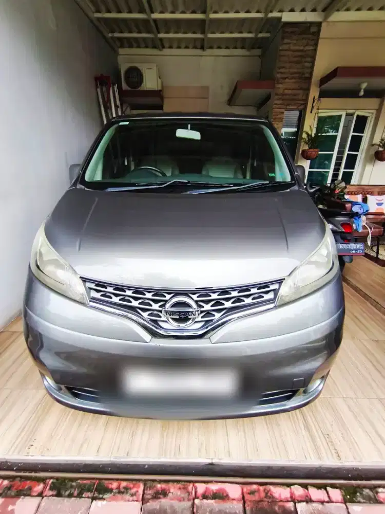 JUAL NISSAN EVALIA MATIK (2014) KM RENDAH 90 juta NEGO