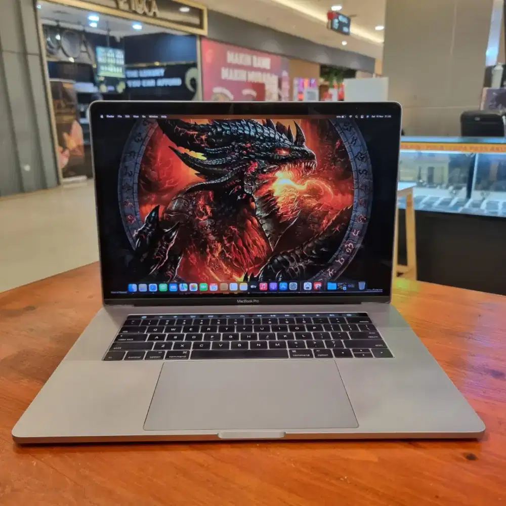 Macbook Pro 15 inch , 2016 Touchbar