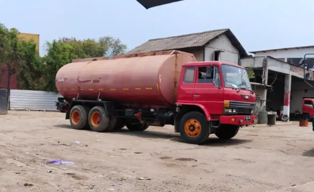 Dijual Toyota Dyna 2013 tangki istimewa & HiNO HO7D tronton