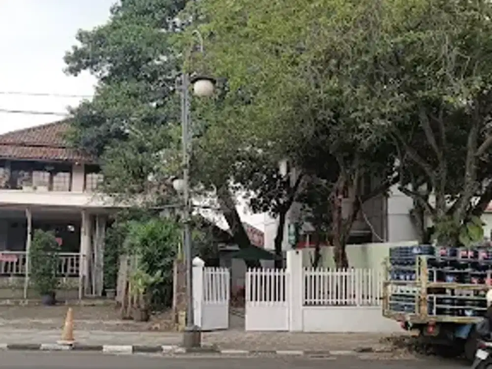 Jual Rumah lama hitung tanah di riau raya Bandung lokasi terbaik