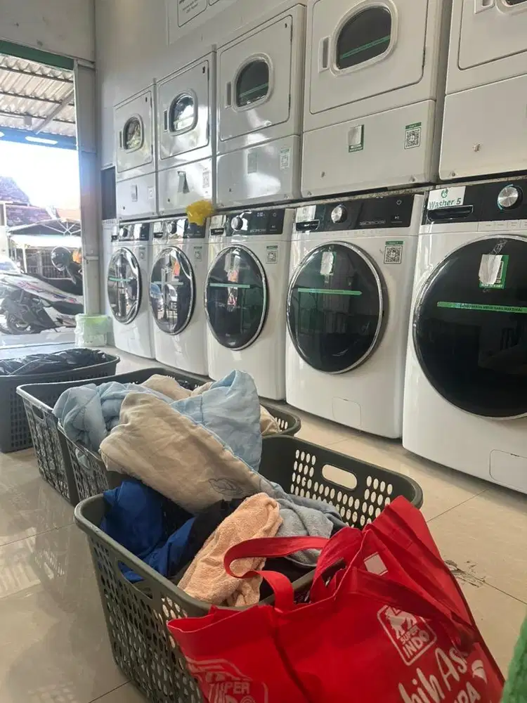 Operator Laundry Shift Siang