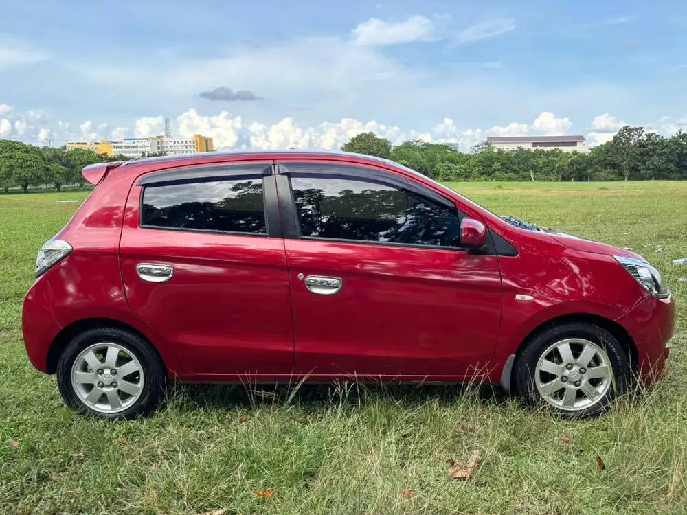 Mitsubishi Mirage GLX Manual Merah Metalic