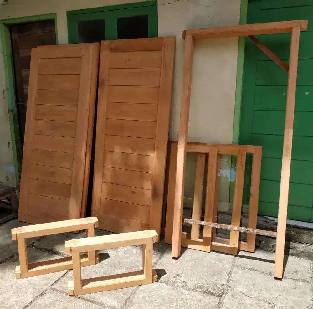 Kusen dan daun pintu minimalis