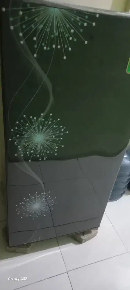 Dijual Kulkas bekas baru dipakai 1 kali