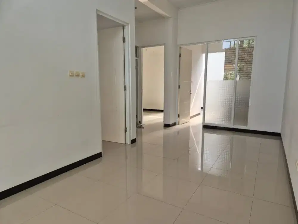 sewa rumah murah pinewood di tki 5 v taman kopo indah 5 v