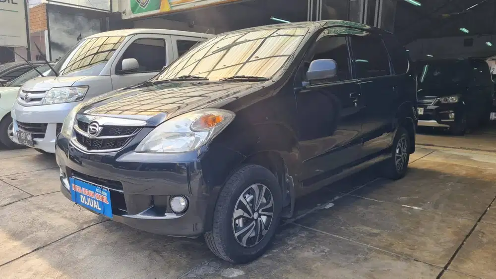 DP 1 JUTA Daihatsu Xenia Xi MANUAL 2010