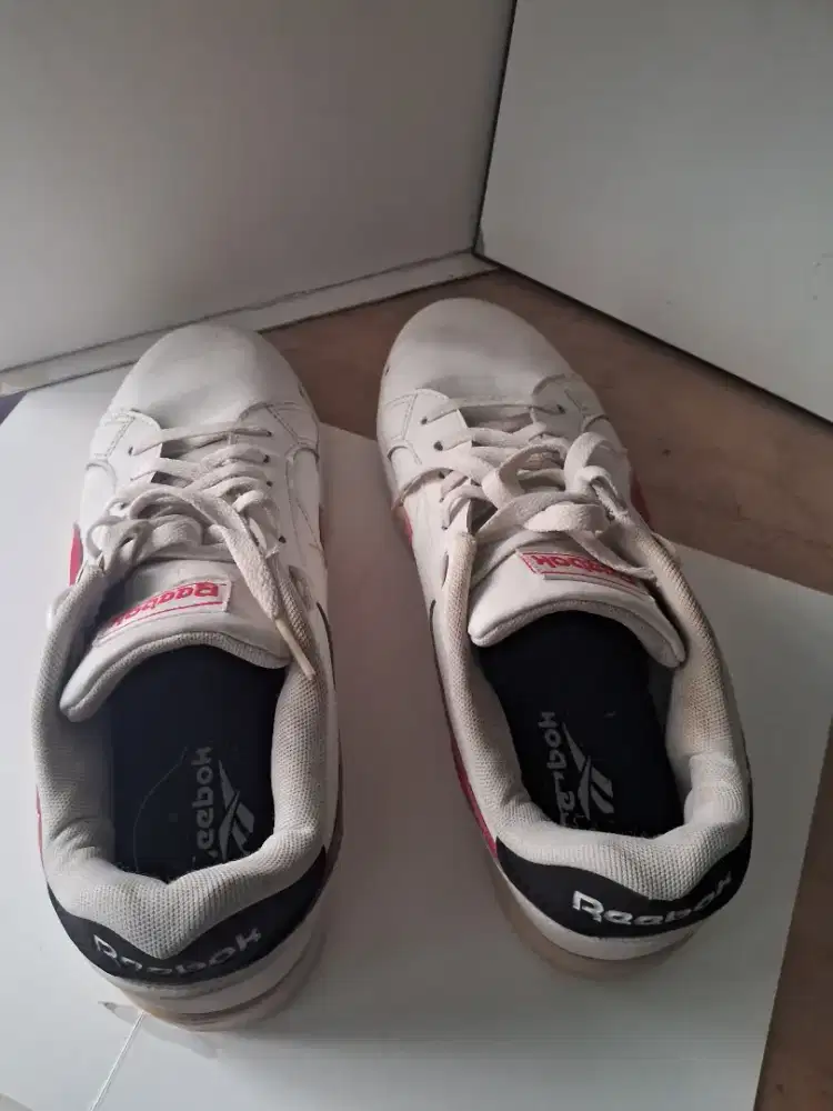 Sepatu Reebok kondisi second hand