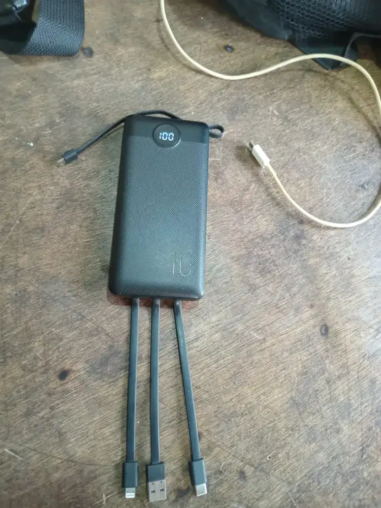 Jual aj powerbennk kondisi baru pemakayan baru 1 minggu