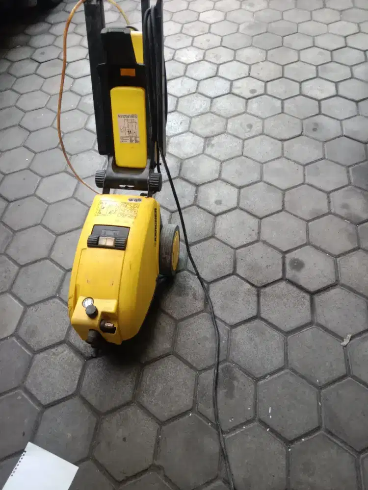 Mesin pembersih motor/mobil/carport/dinding jet cleaner merk Karcher