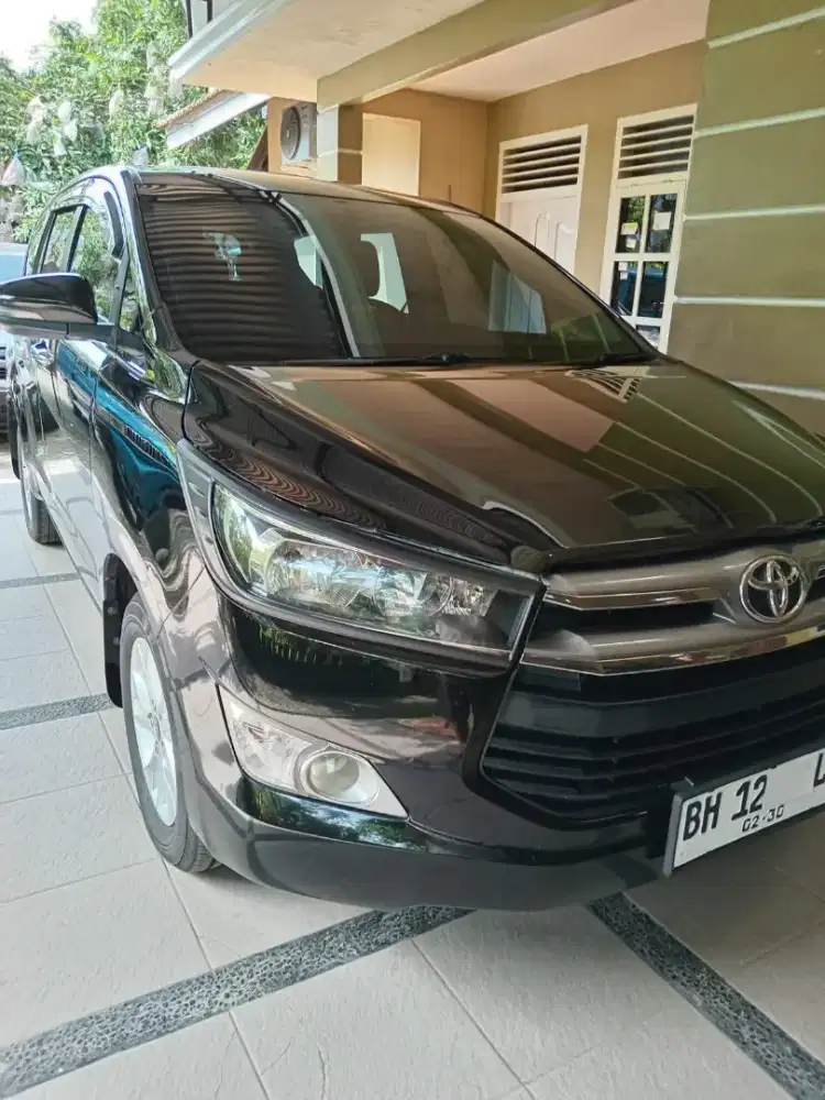 Dijual kijang Innova Reborn warna hitam metalik tahun 2017