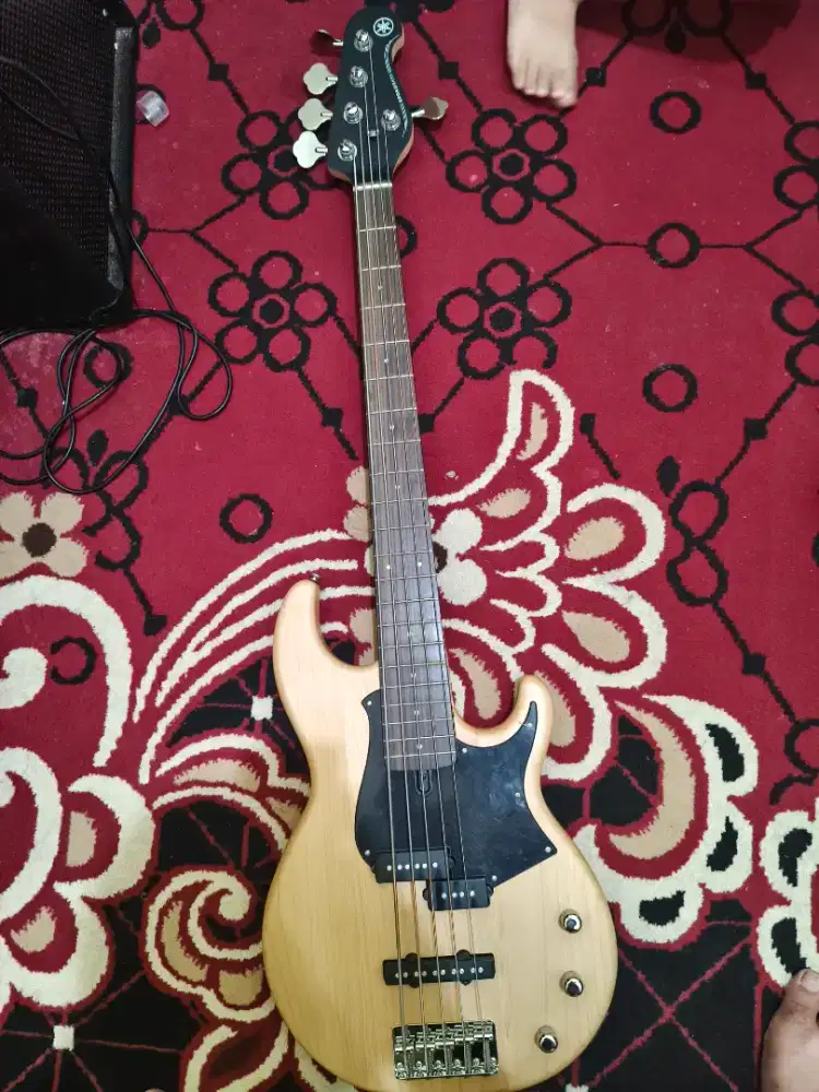 Jual Gitar Bass Yamaha BB235 Yellow, Like New, Mulus, Lengkap