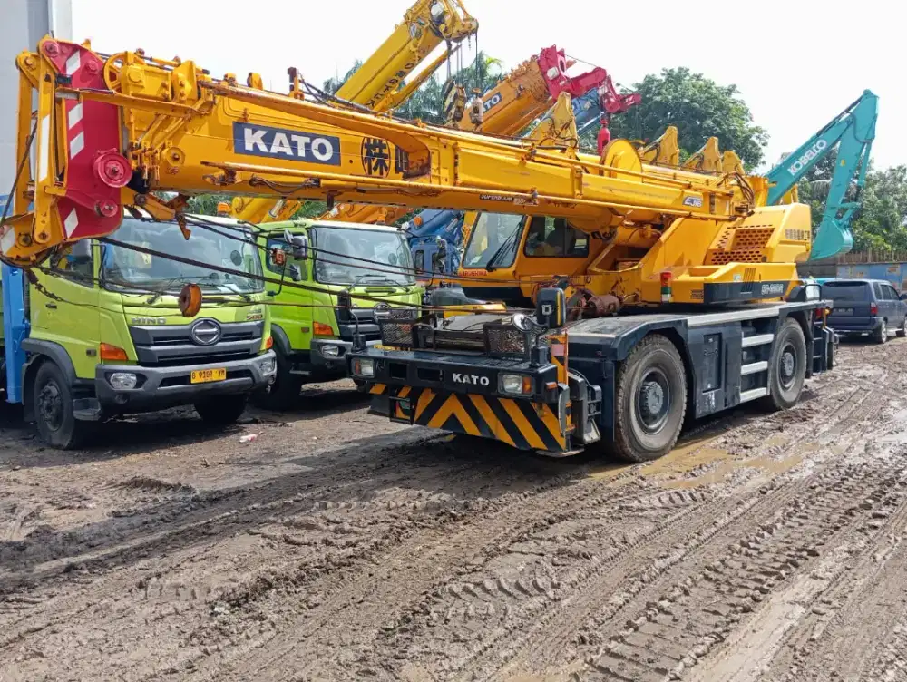 Dijual mobile crane Kato KR25H roughter crane build upHarga DP