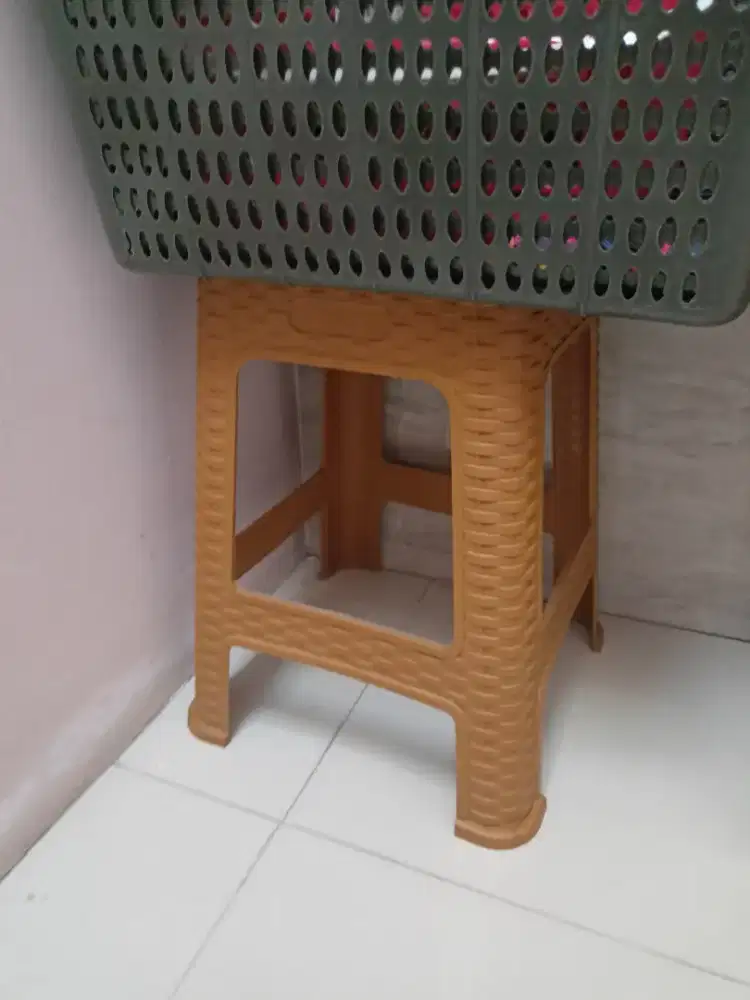 Keranjang besar warna abu2