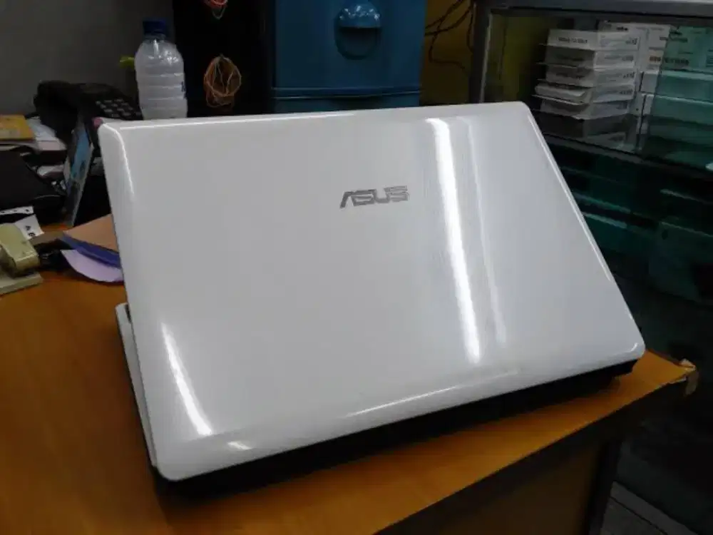 Laptop asus bekas