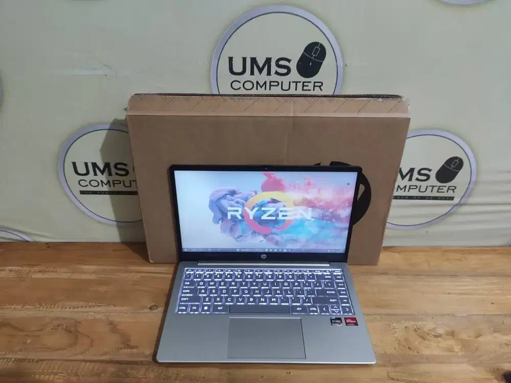 HP 14-em0333AU Ryzen 3-7320U RAM 8GB SSD 512GB AMD Radeon Graphics