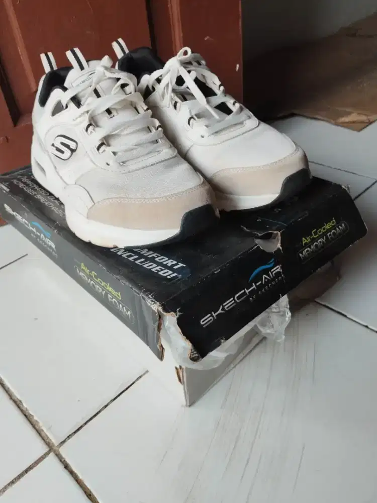 Sepatu Skechers Skech Air size 43