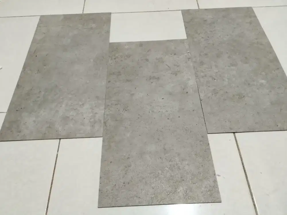 Vinyl expose motif batu semen