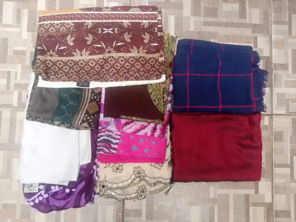 PRELOVED BORONGAN 9 PCS JILBAB