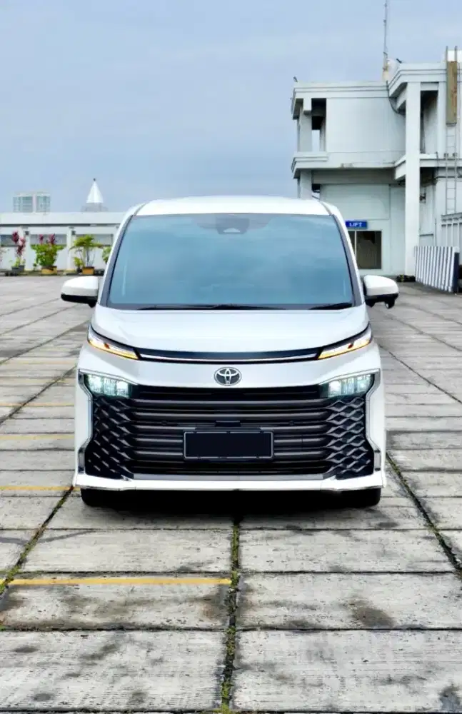 TOYOTA VOXY 2.0 TSS 2022