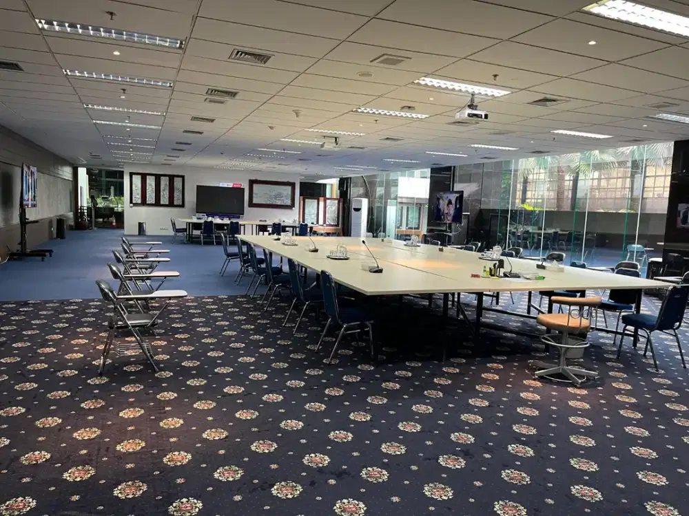 SEWA KANTOR DI JAKARTA SELATAN SUDIRMAN 461M2 FITTED  400K NEGO