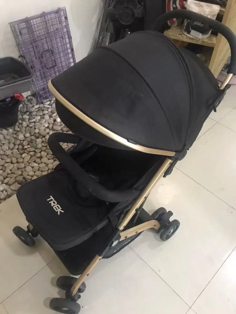Stroller Pliko warna Hitam