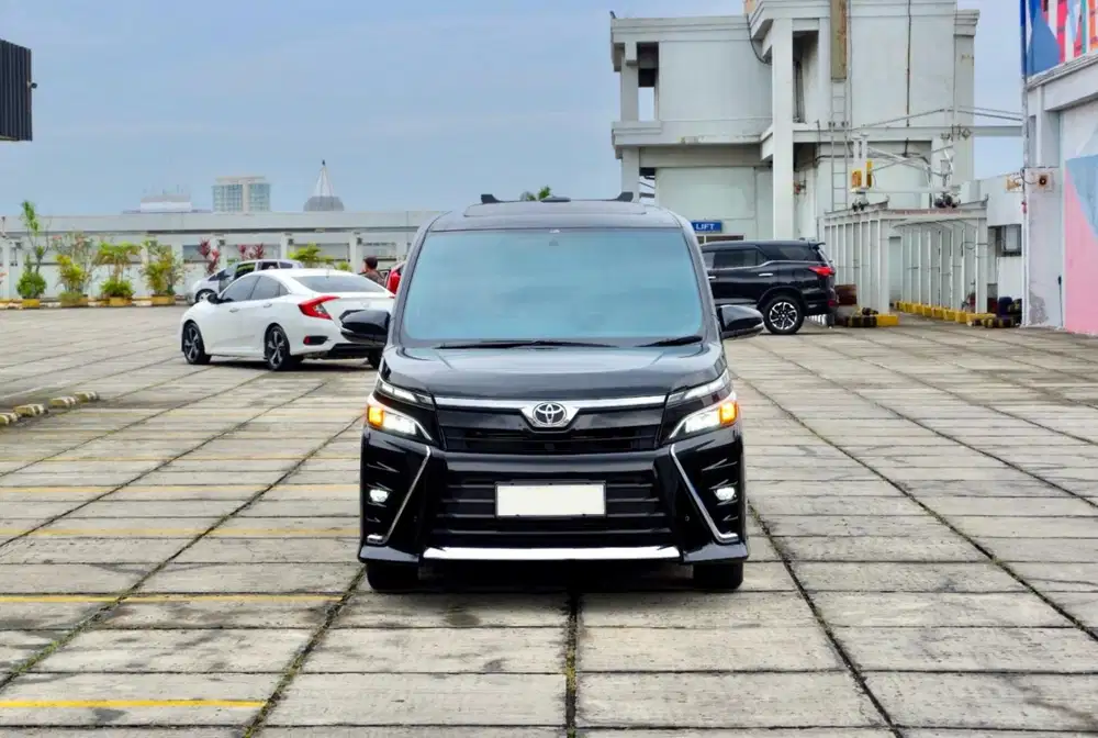 Toyota voxy 2018 KM38rb