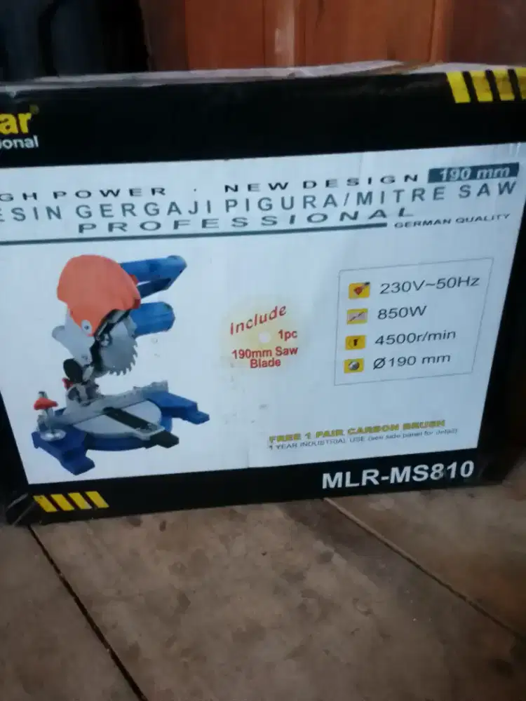 Mesin potong almunium merk mollar like new