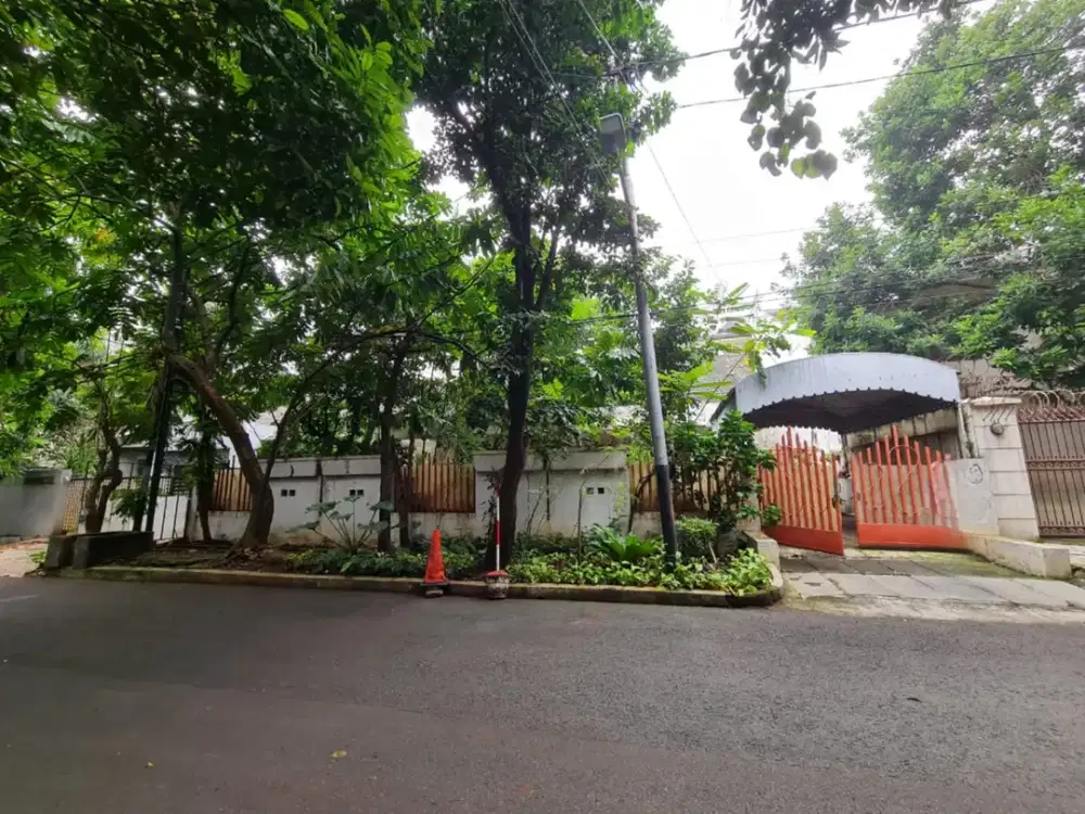 WTS / Dijual Rumah Tua Hitung Harga Tanah di Jalan Tirtayasa, Kebayoran Baru, Jakarta