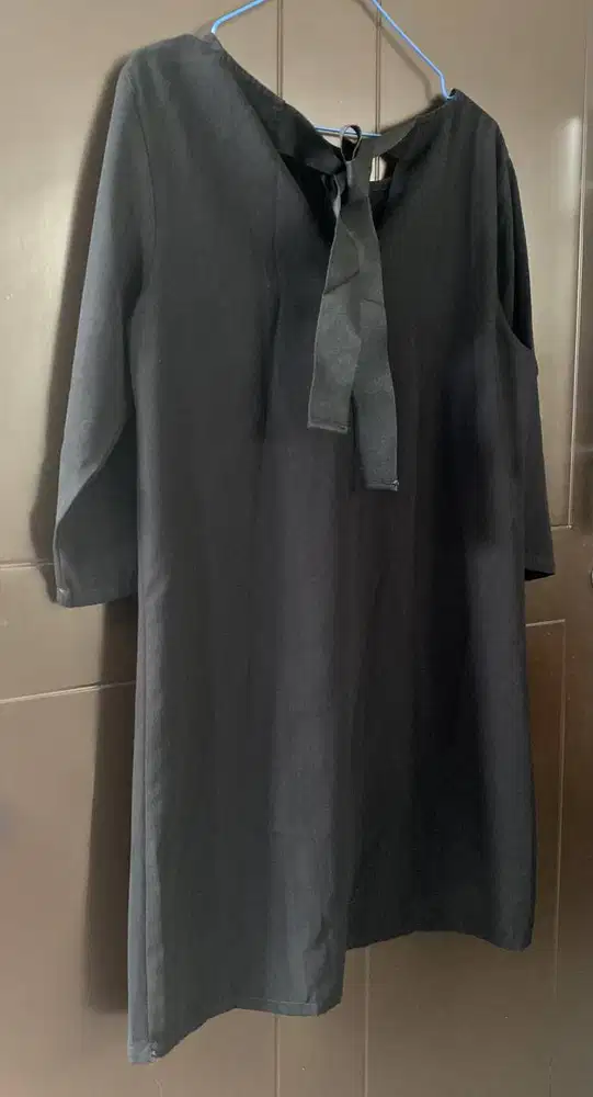 BLOUSE HITAM COTTON INK – ALLSIZE - PRELOVED