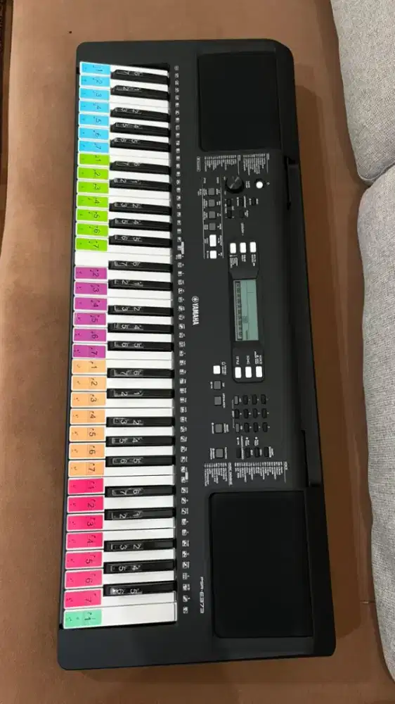 Yamaha PSR - E 373 bekas