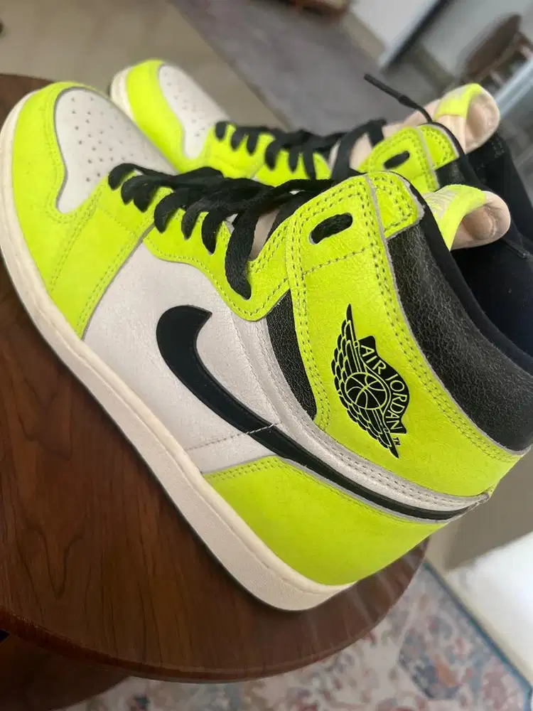 Sepatu nike Air jordan 1 retro high OG volt/visionaire