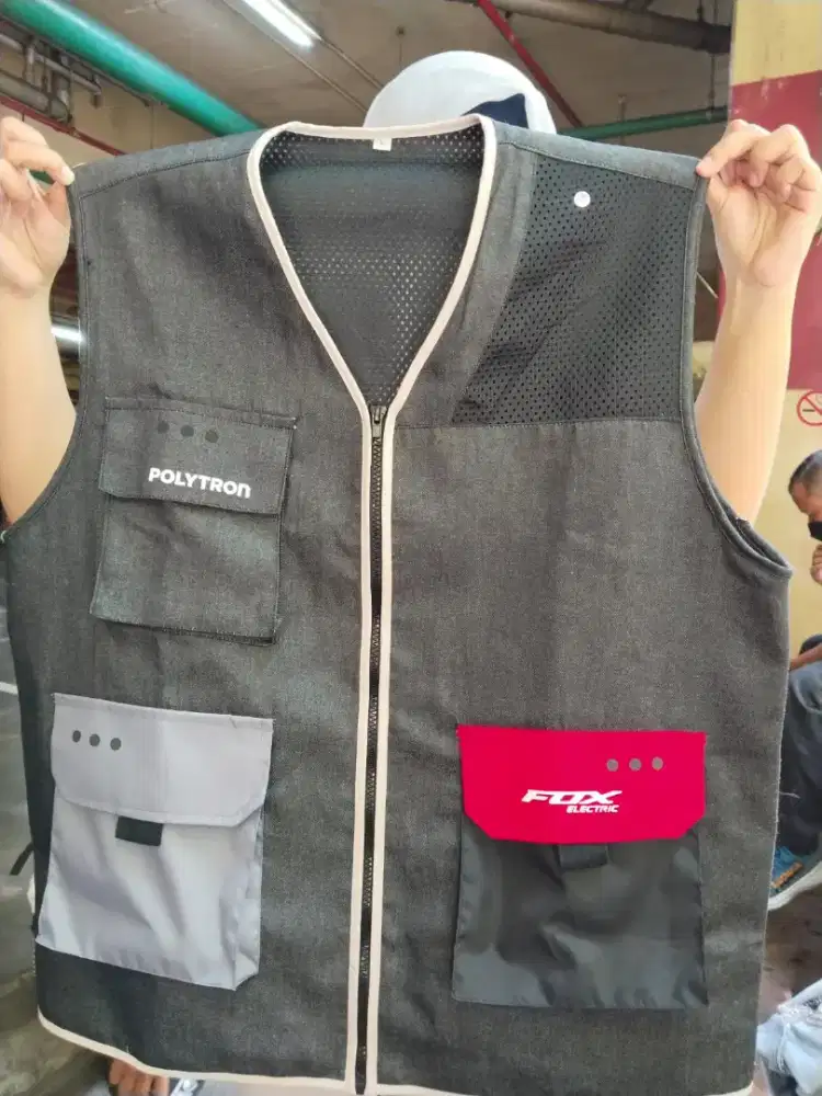 Rompi anti angin motor