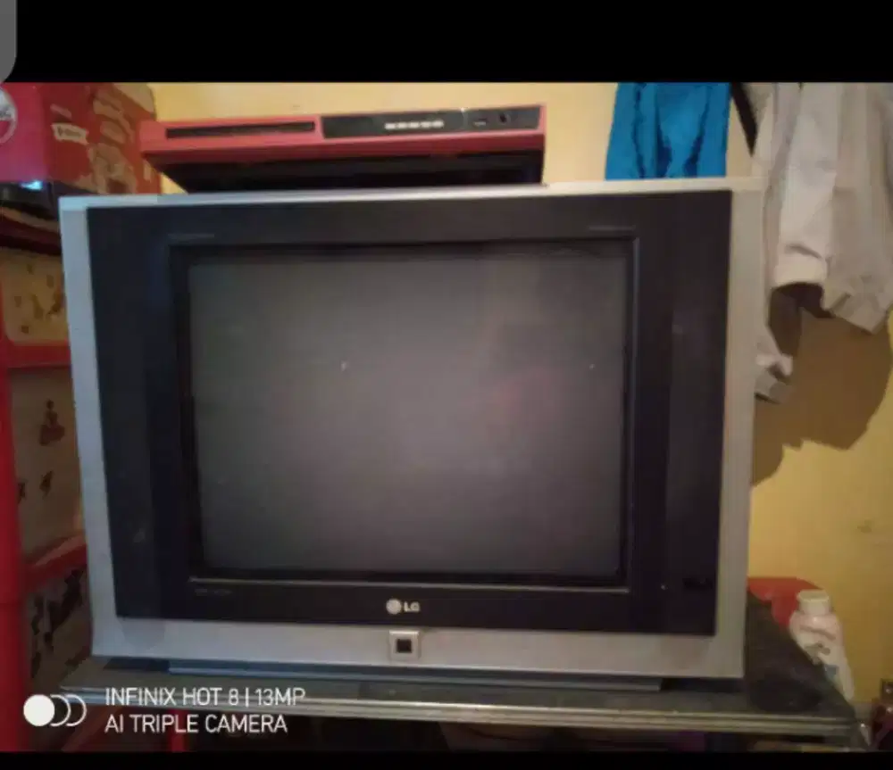 TV LG flat multi 21 in