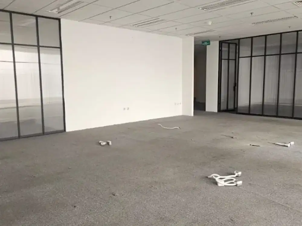 SEWA KANTOR DI  JAKARTA SELATAN GATOT SUBROTO  201M2 PARTISI 200K NEGO