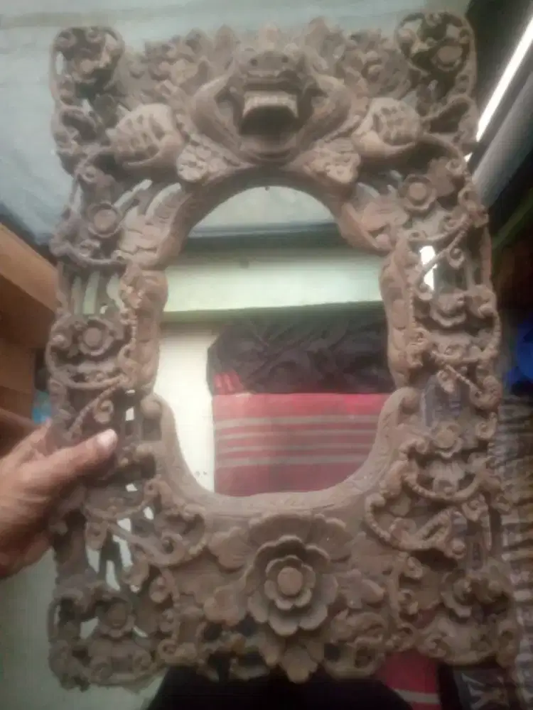Ukiran Bali bingkai cermin