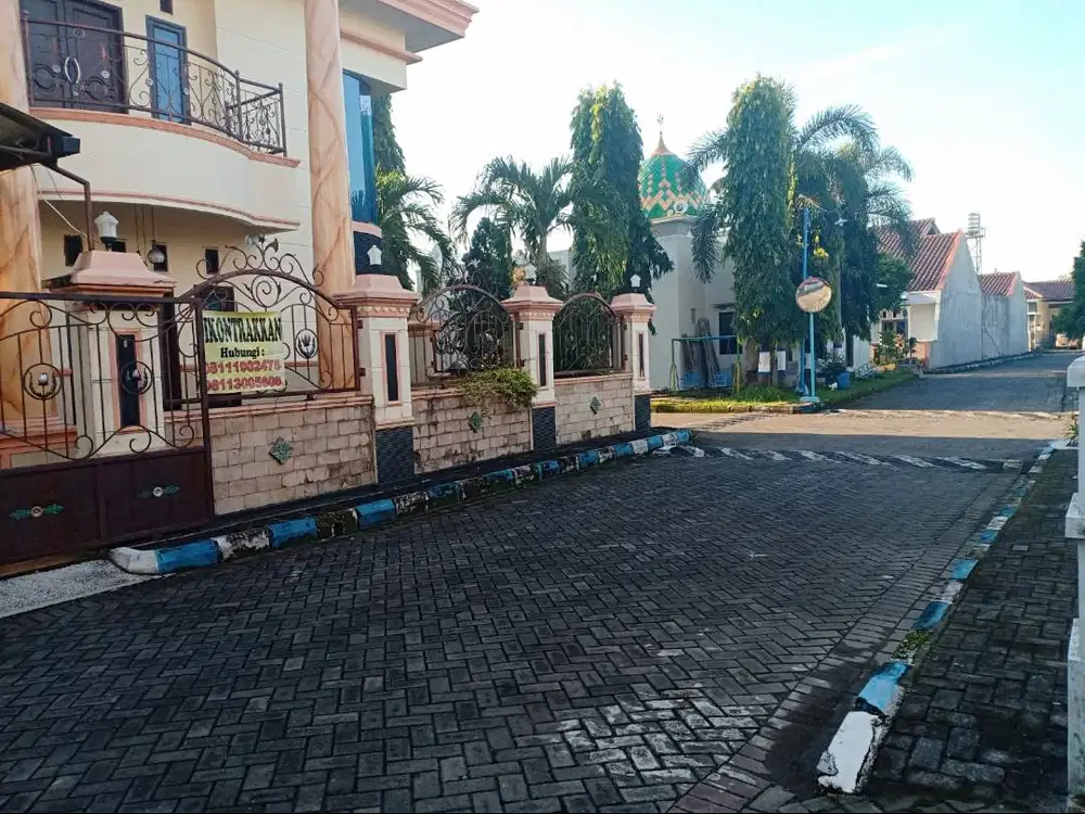 Di kontrakkan/ di jual rumah mewah kudus