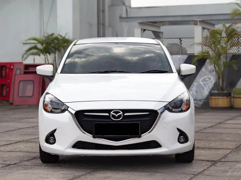 Mazda 2 R 2015 at