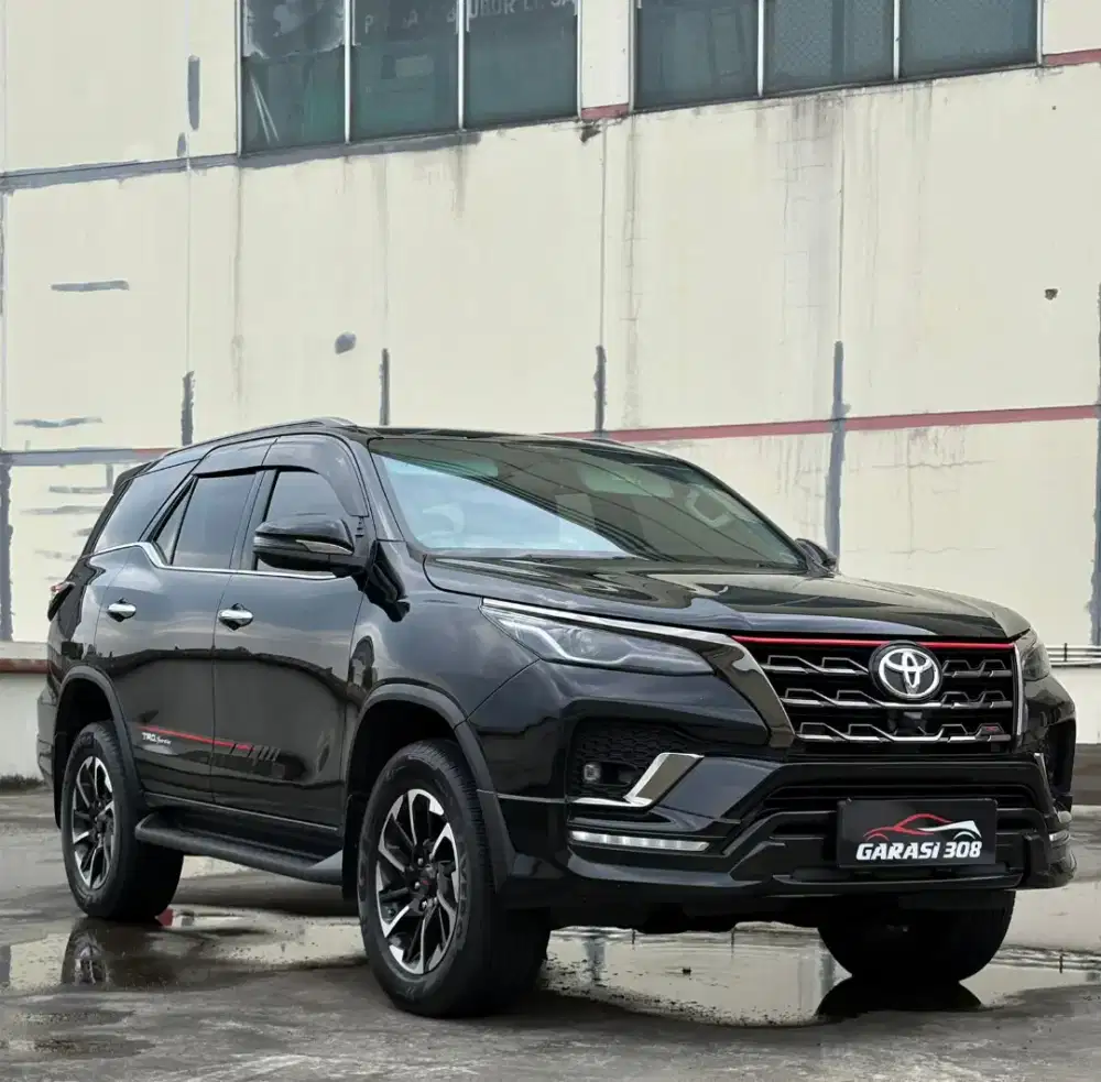 Fortuner VRZ TRD 4x2 AT Diesel Tahun 2021 KM 78rb Warna Hitam