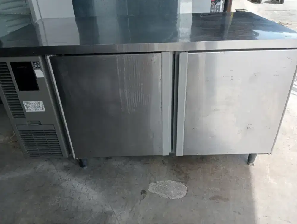 Under counter chiler 
Merk hoshizaki
Ukuran P150 L75 T85

Harga 5,5 jt
