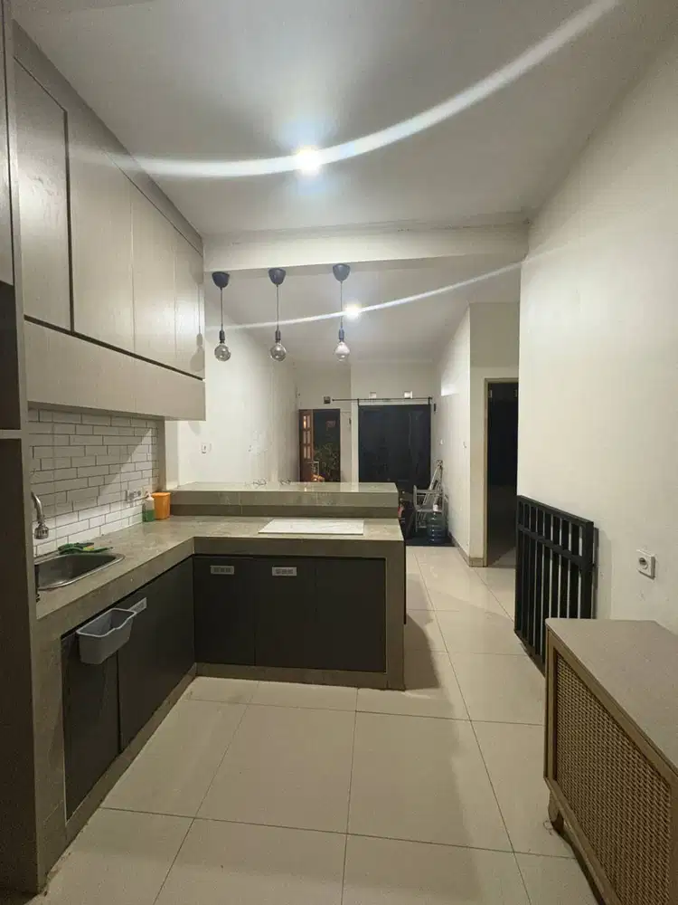 Jual Rumah Full Furnished Cantik di Sariwangi